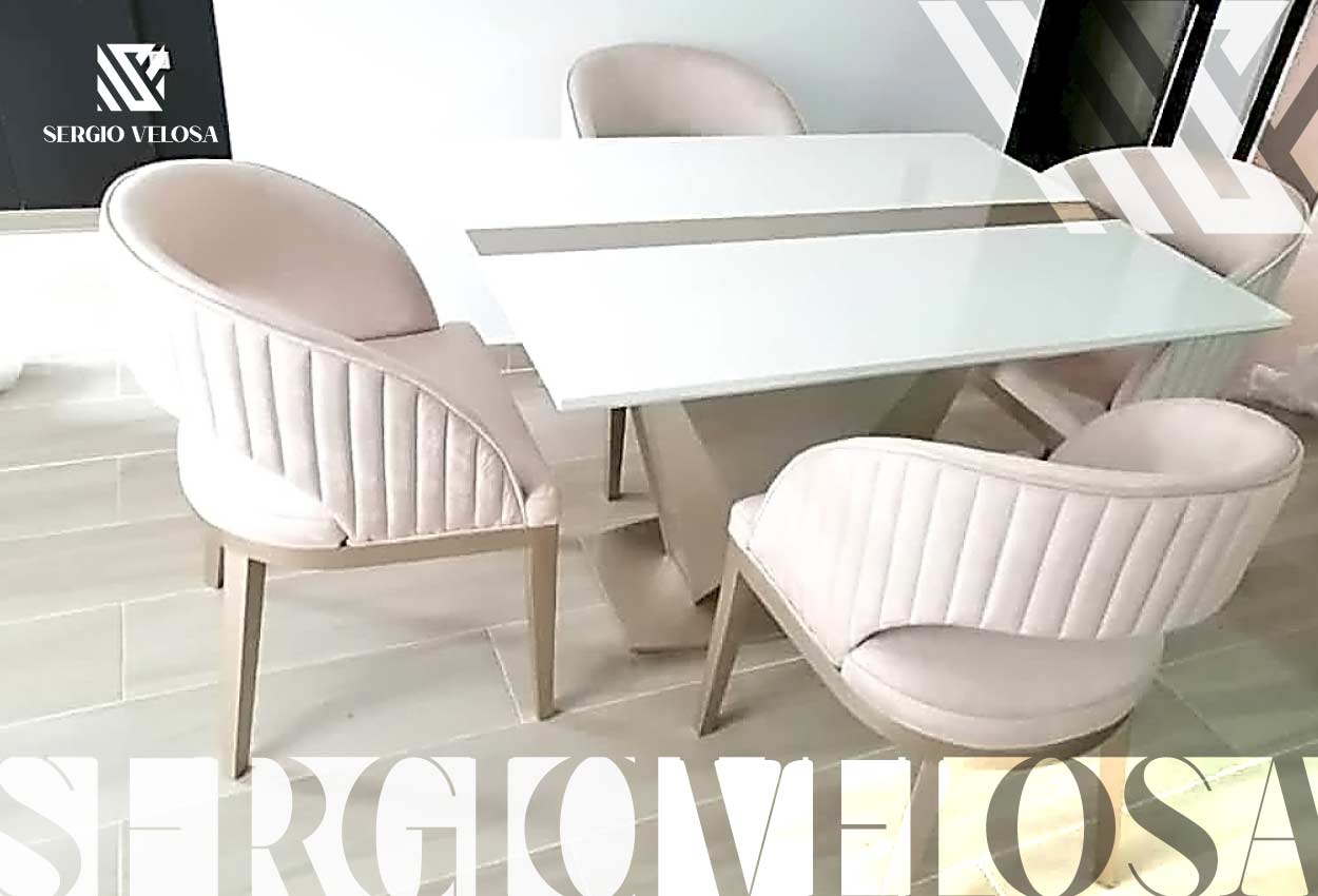 Mesa de comedor cuadrada